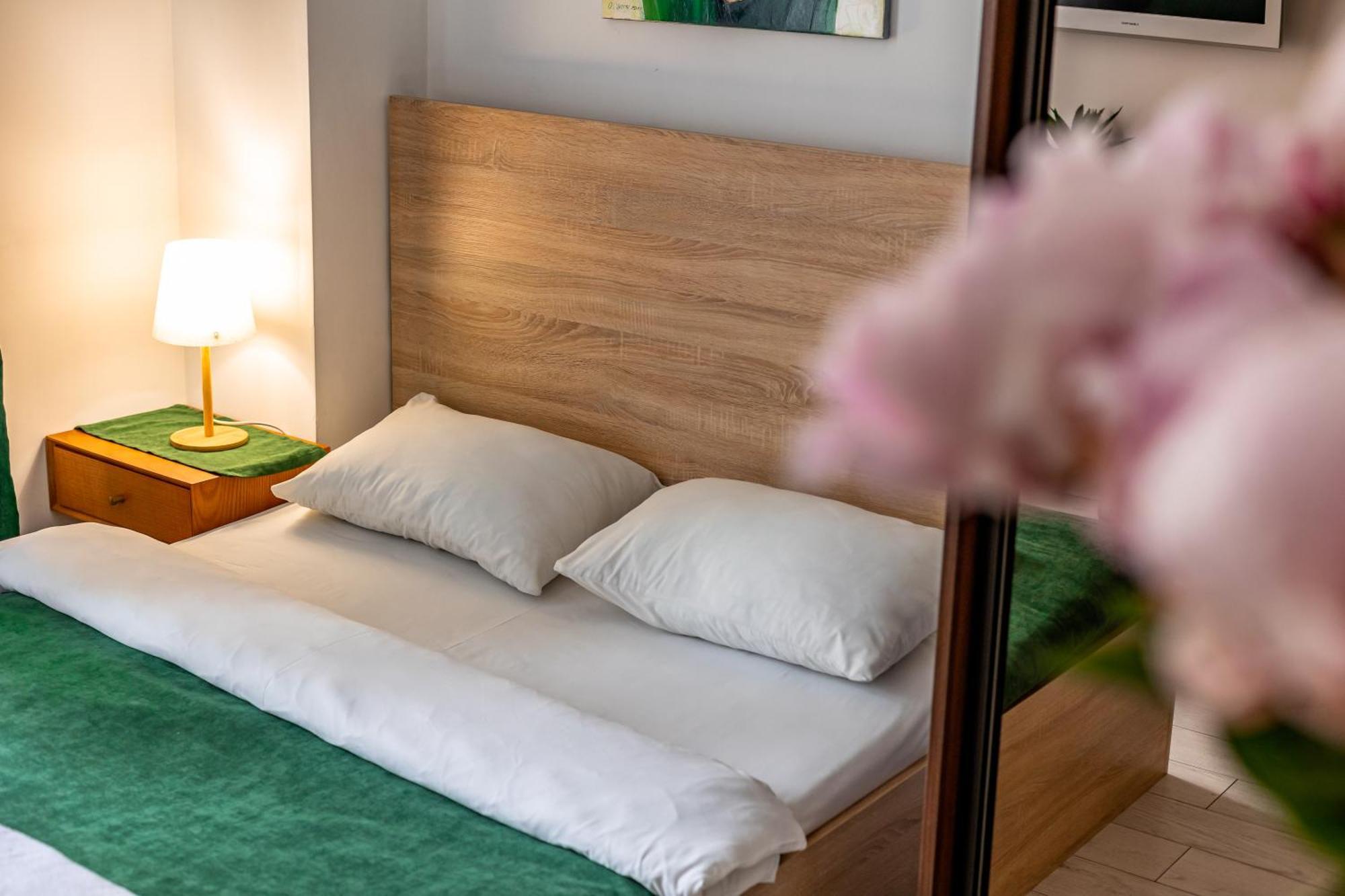 Apartment On Virmens'Ka Street ลวีฟ ภายนอก รูปภาพ