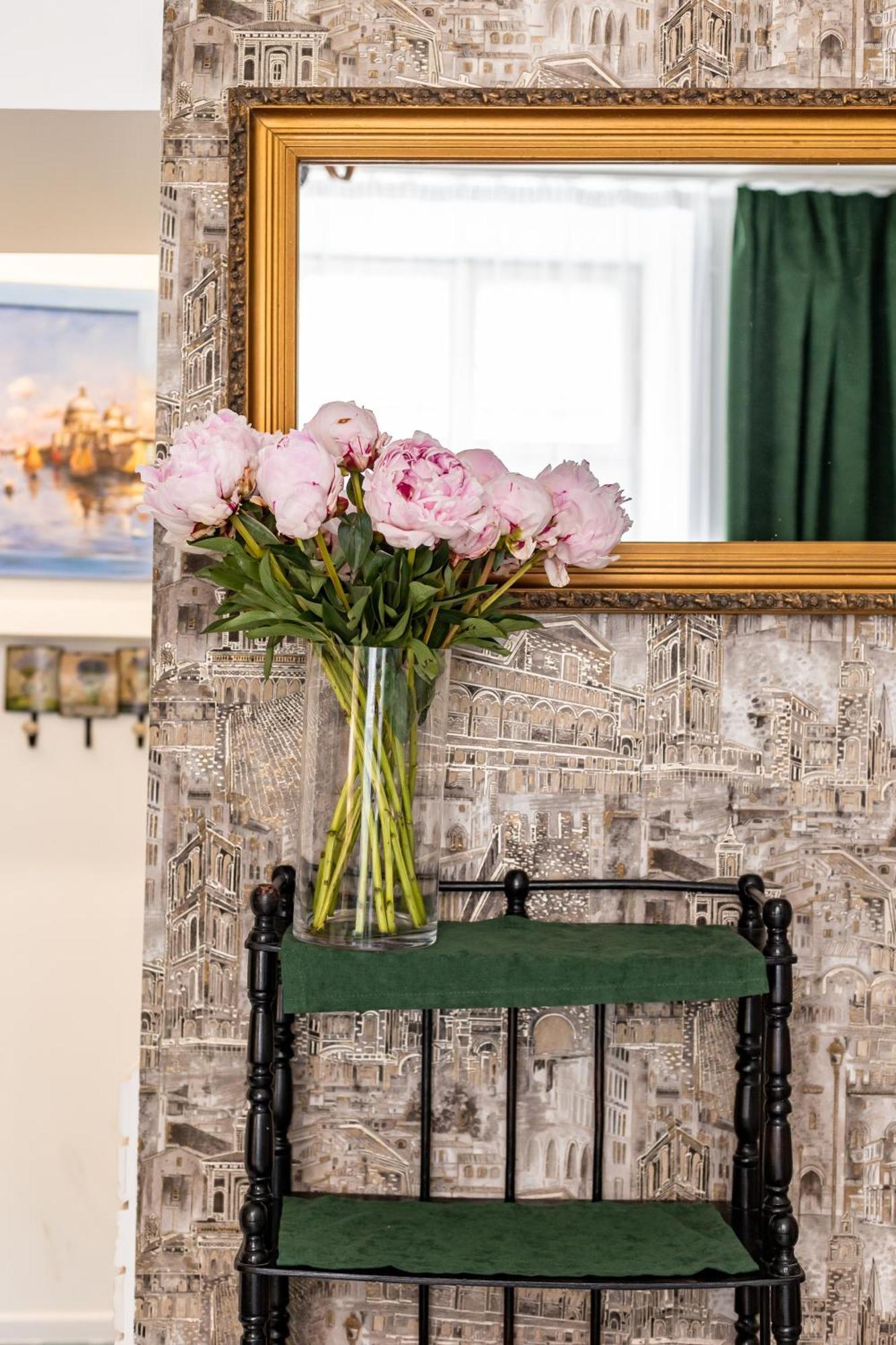 Apartment On Virmens'Ka Street ลวีฟ ภายนอก รูปภาพ